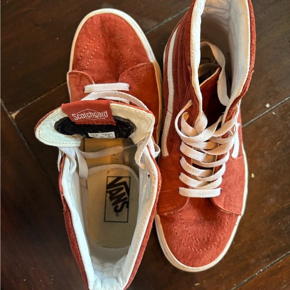 High-Top Sneakers in Rust and White - Picture 4 of 8